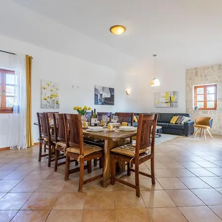 Tatil Evi Beautiful In Muline With Sauna